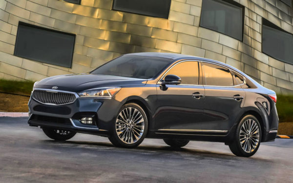 Kia-Cadenza-Technolgy-2017-side-pose