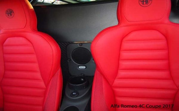 Alfa-Romeo-4C-Coupe-2017-seats
