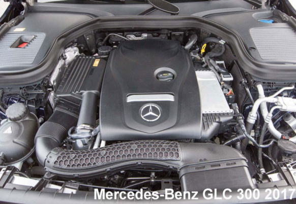 Mercedes-Benz-GLC-300-2017-engine