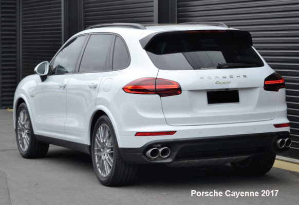 Porsche-Cayenne-2017-back-image