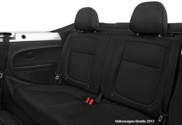 Volkswagen-Beetle-2017-back-seats