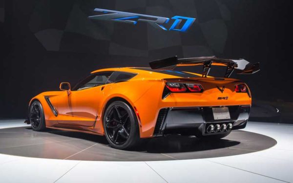 Chevrolet-Corvette-ZR1-2019-Rear-Launch 2017