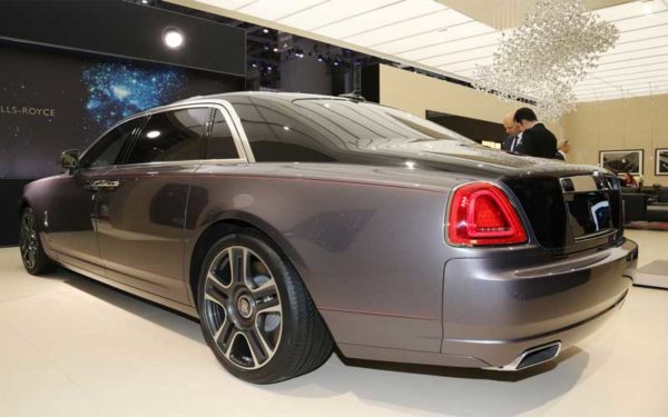 Rolls-Royce-Diamond-Exterior-rear-view