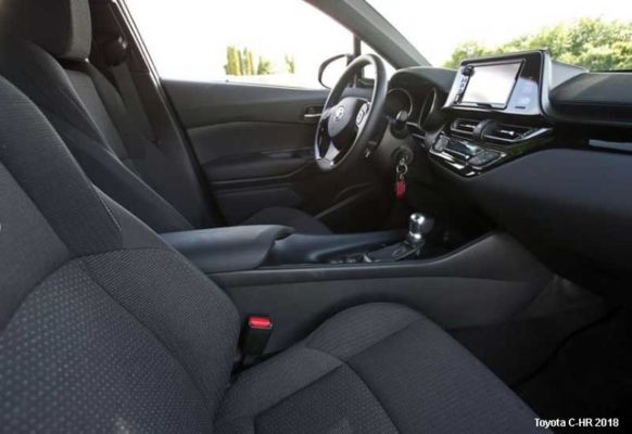 Toyota-C-HR-2018-front-seats