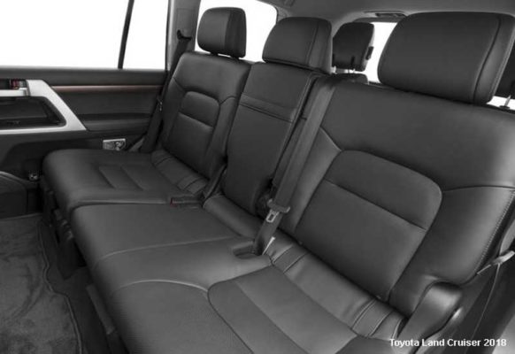 Toyota-Land-Cruiser-2018-back-seats