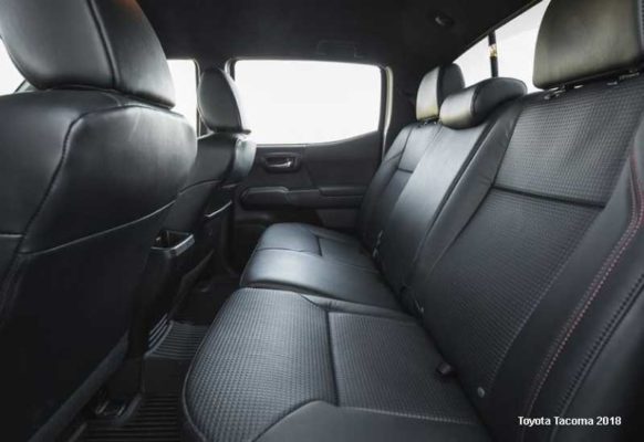 Toyota-Tacoma-2018-back-seats