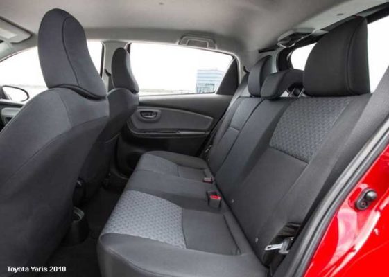 Toyota-Yaris-2018-back-seats