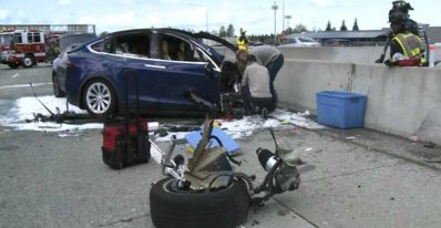 Tesla-model-X-crashed--auto piloting-(2018-news)