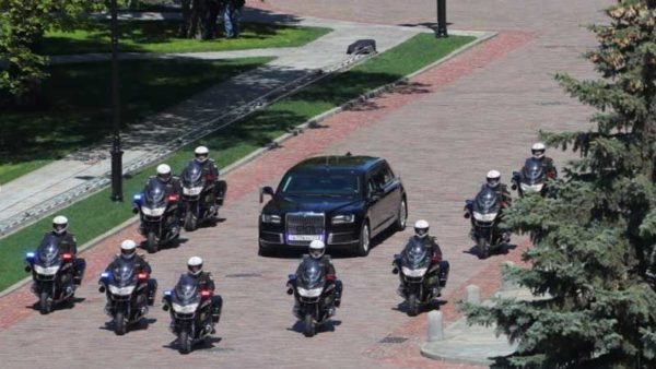 Russian-President-Vladimir-Putin-Limousine-Ride-with-cops-2018-News