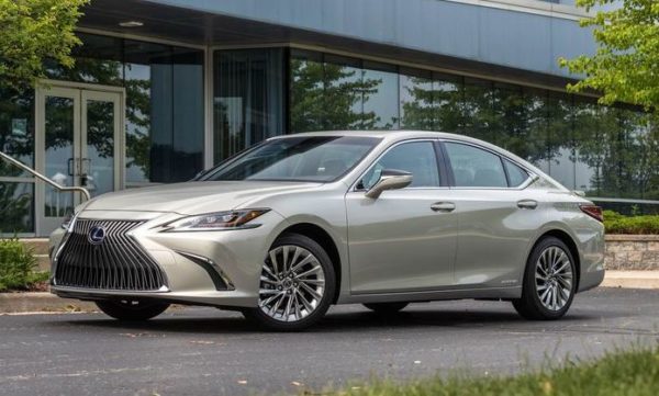 Lexus Es 300h Hybrid 18 Price Specifications Overview Fairwheels Com