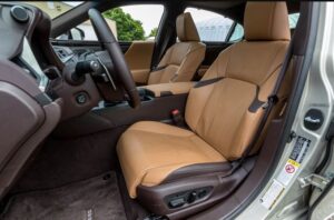 Lexus ES 2019 front seats