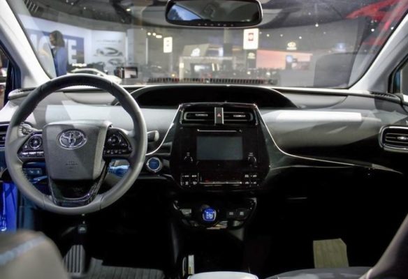 toyota prius 2019 Interior Image