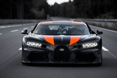 Bugatti Chiron sets new world record of 300 mph