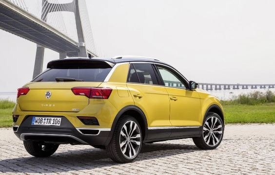 Volkswagen T-Roc Side View