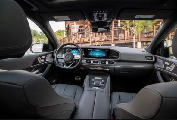 2020 Mercedes Benz GLS interior front cabin