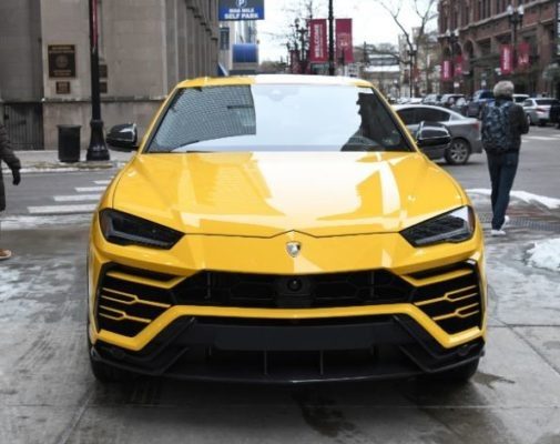 2020 Lamborghini Urus front view