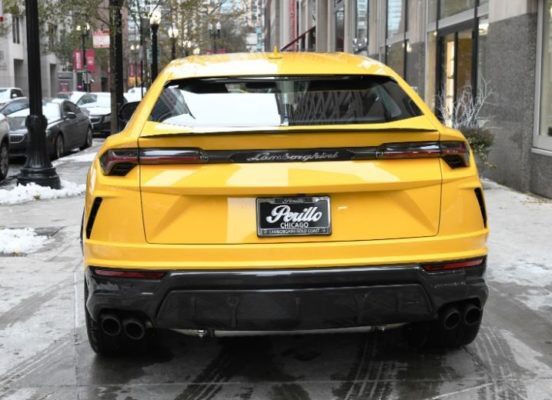 2020 Lamborghini Urus rear view