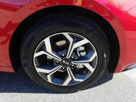 2020 Kia forte wheel view