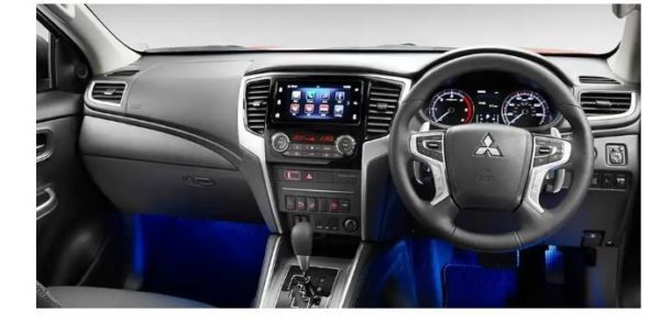 2020 Mitsubishi L200 Barbarian X 18 cabin interior view