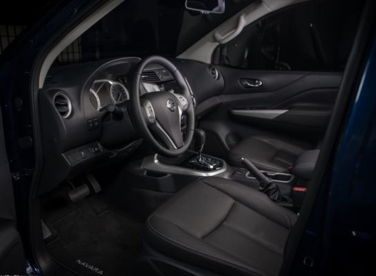 2020 Nissan Navara front seats