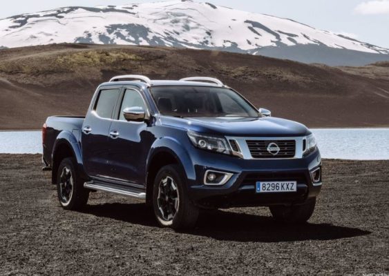 2020 Nissan Navara front view