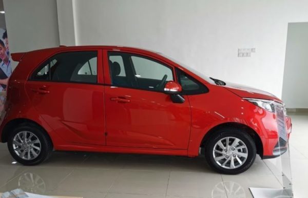 2020 Proton Iriz side view