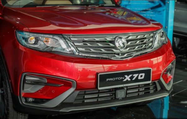 2020 Proton X 70 headlights & Grille View