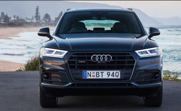 2020 Audi Q5 front View