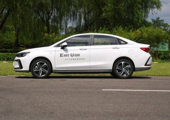 2020 BAIC EU500 side View