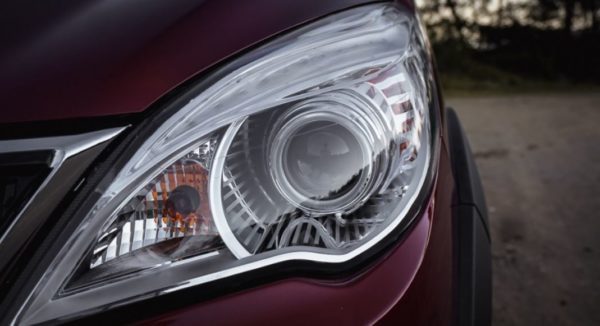 2020 BAIC M50S headlamps view