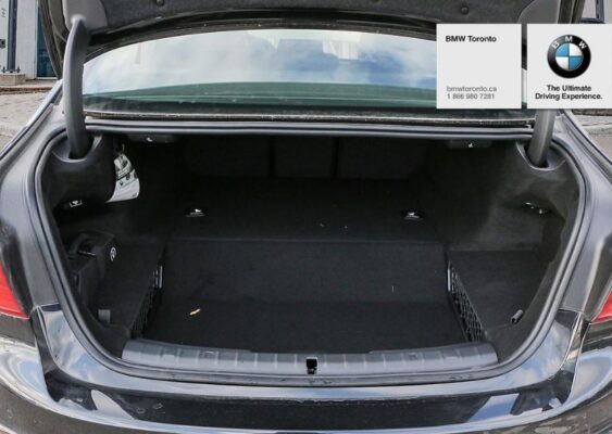 2020 BMW xDriver iPerformance Plugin-Hybrid luggage area