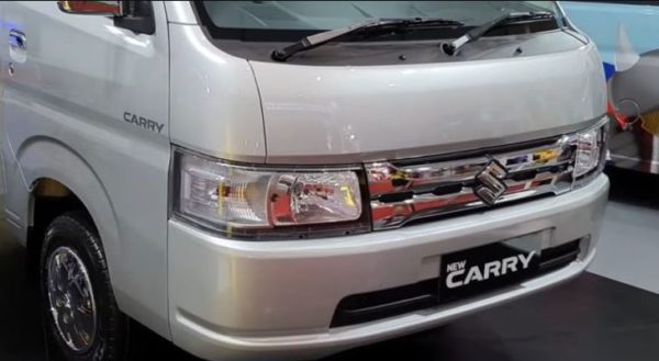 2020 Suzuki Carry Luxury front view