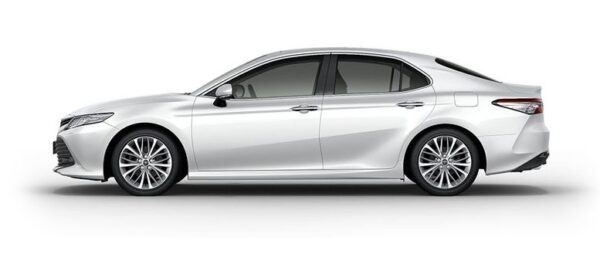 2020 Toyota Camry Hybrid Side View