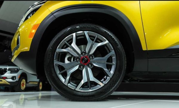 2021 KIA Seltos front wheel view