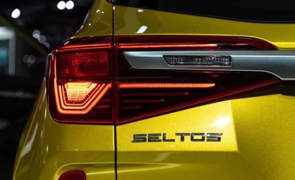 2021 KIA Seltos rear tail light close view