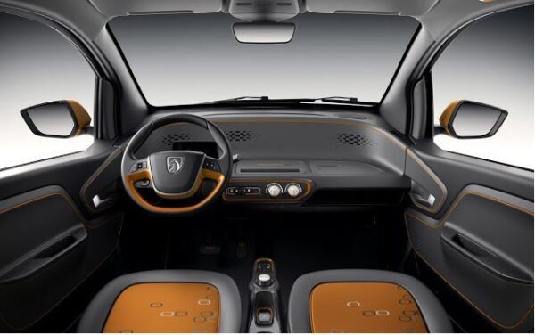 SAIC BAOJUN E 100 interior 3