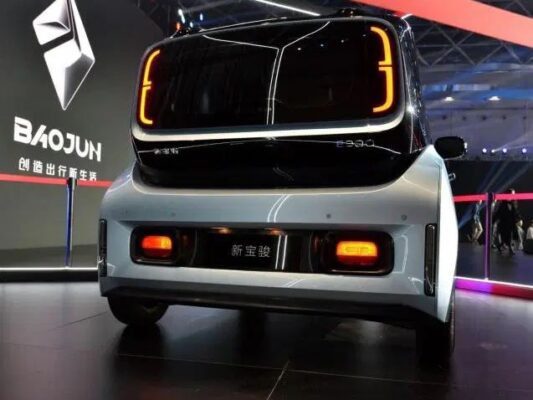 SAIC BAOJUN E 300 rear close view