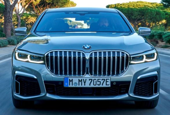 2020 BMW 7 Series front close view