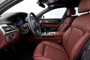 2020 BMW 7 Series front seats
