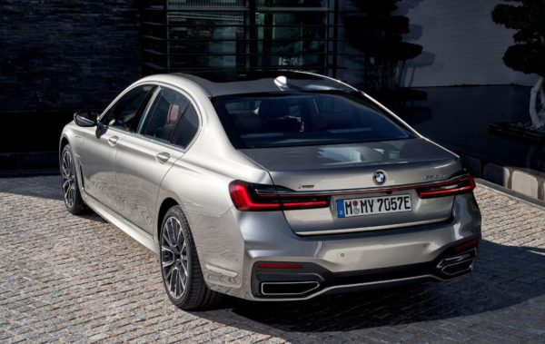 2020 BMW 7 Series upside rear view