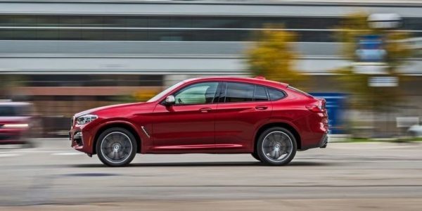 2020 BMW X4 side view 2