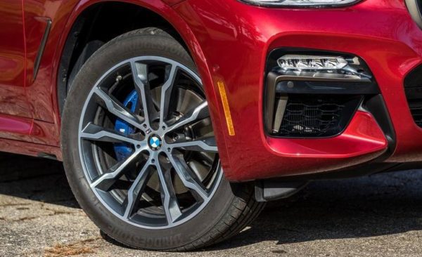 2020 BMW X4 wheels view