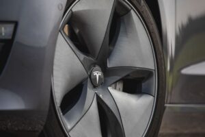 2020 Tesla Model 3 wheels