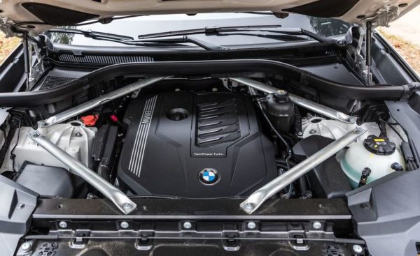 BMW 5 Series xDrive40i engine