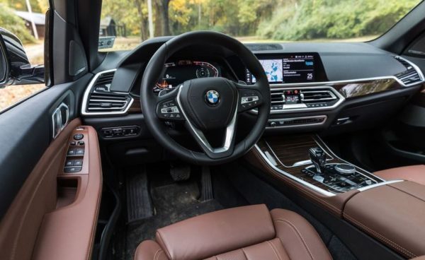 BMW 5 Series xDrive40i front cabin interior view