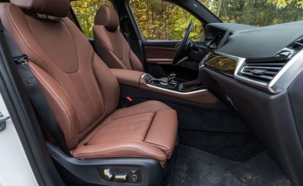 BMW 5 Series xDrive40i front seats