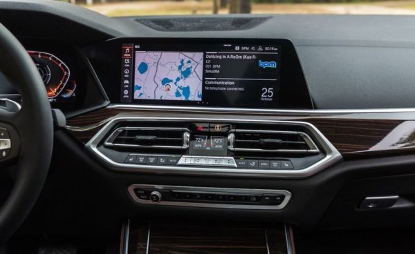 BMW 5 Series xDrive40i infotainment screen close view