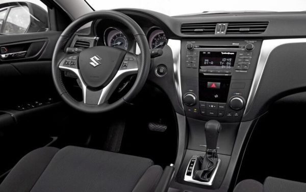 Suzuki Kizashi front interior cabin view