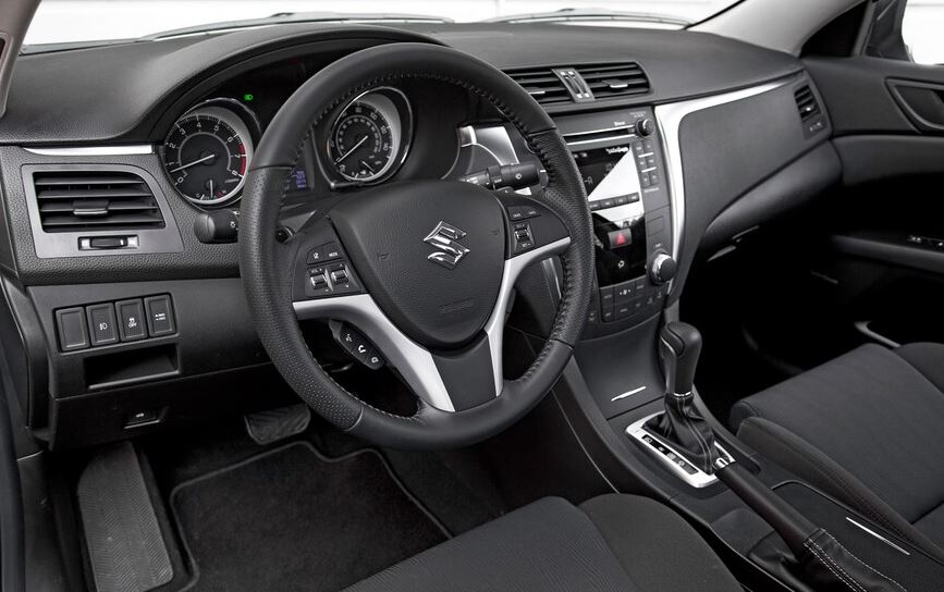 Suzuki Kizashi Interior