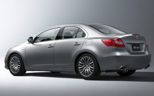 suzuki kizashi side and rear view